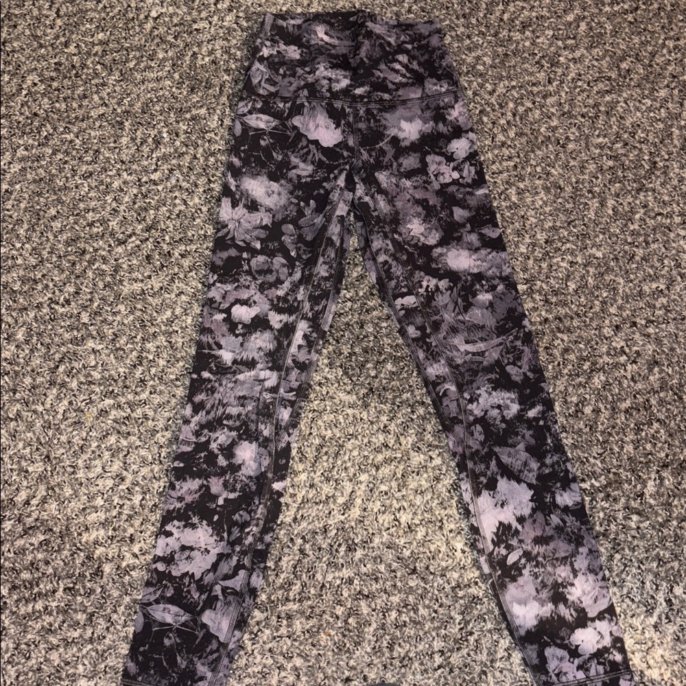 Lululemon Athletica Black and Gray Abstract Leggings